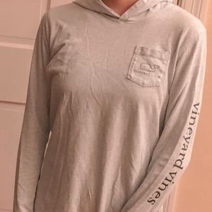 vineyard vine hooded long sleeve shirt